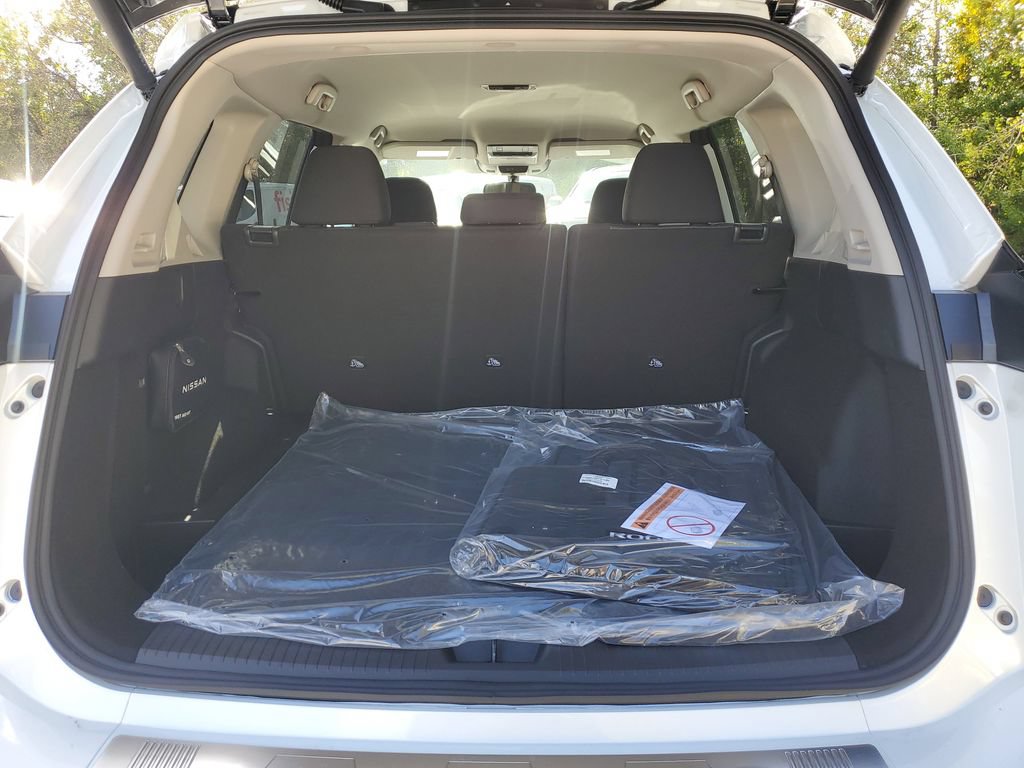 New 2026 Nissan Rogue SV w/ Cold Weather Package FWD image 9