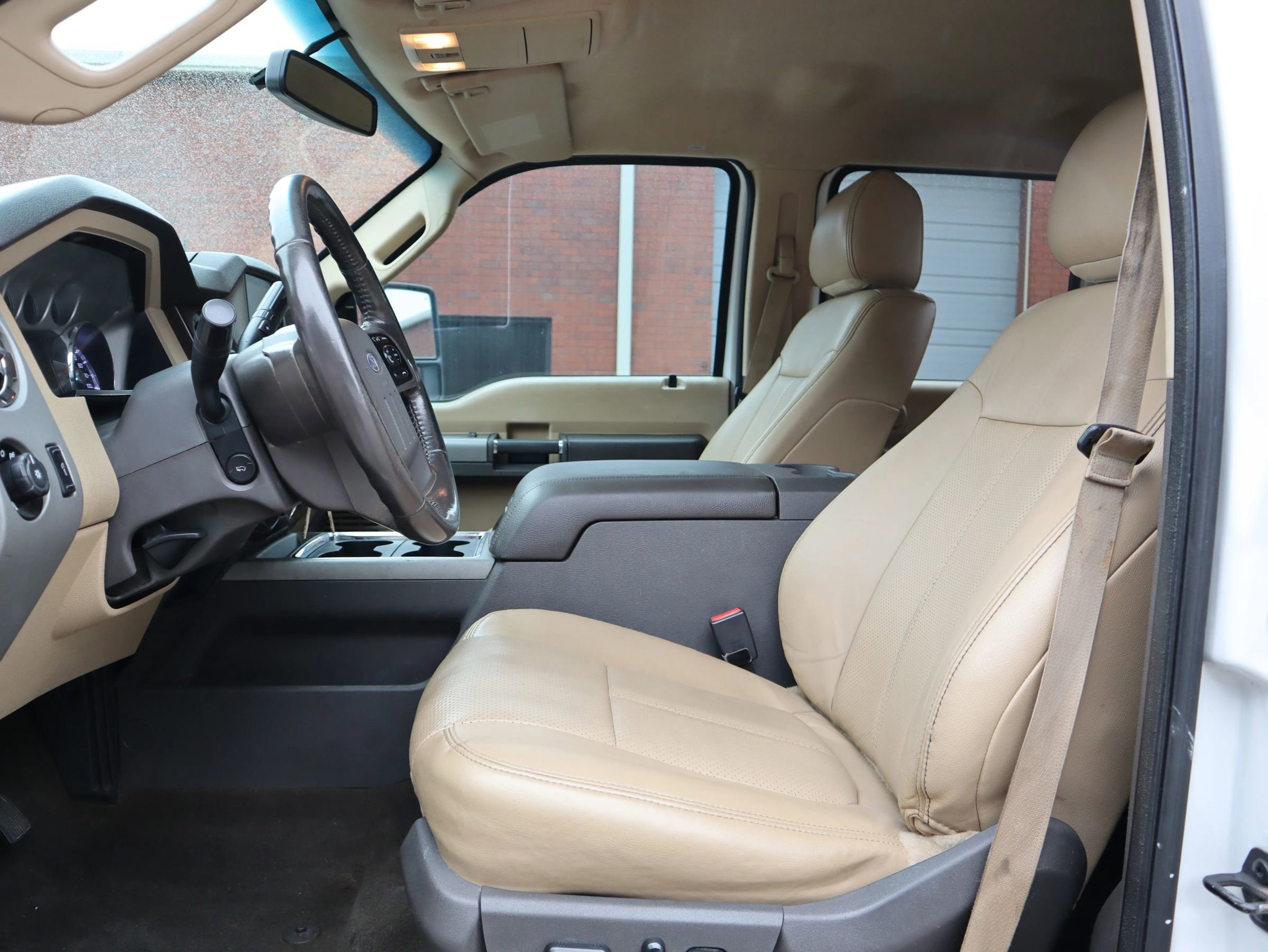 Used 2014 Ford F250 Lariat w/ Lariat Interior Package image 25