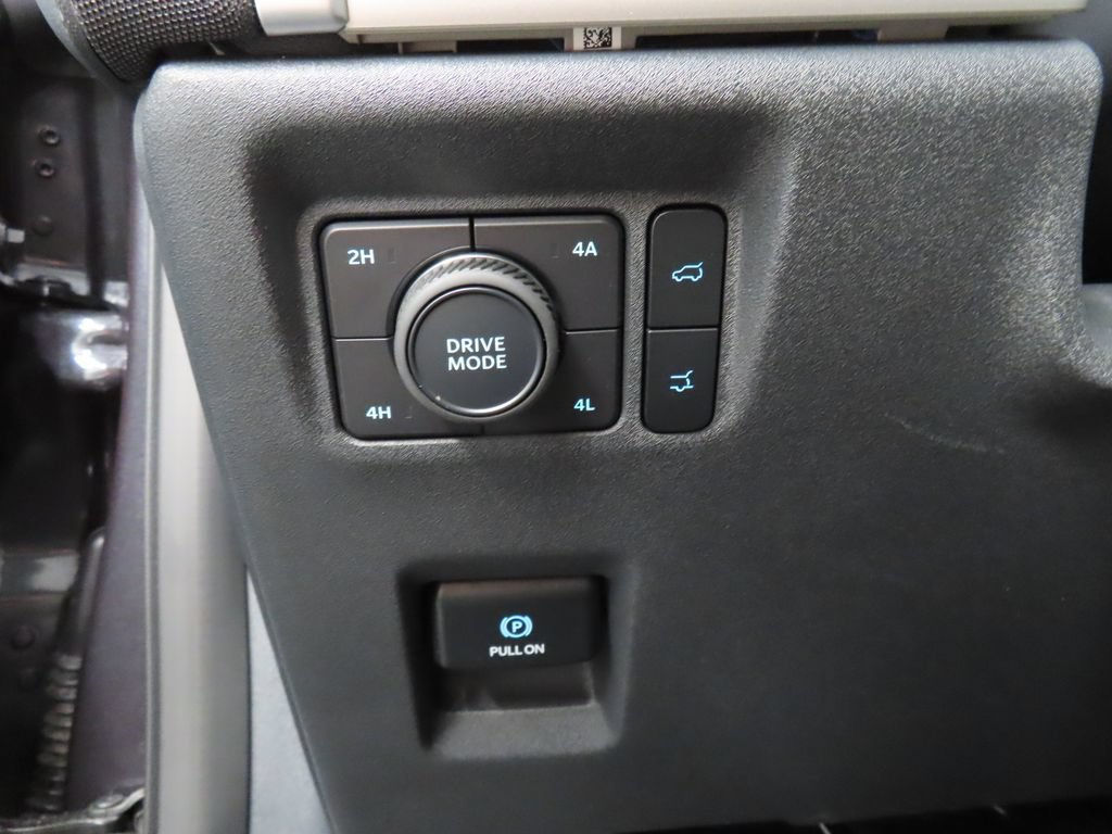 Used 2025 Ford Expedition Active AWD/4WD image 44