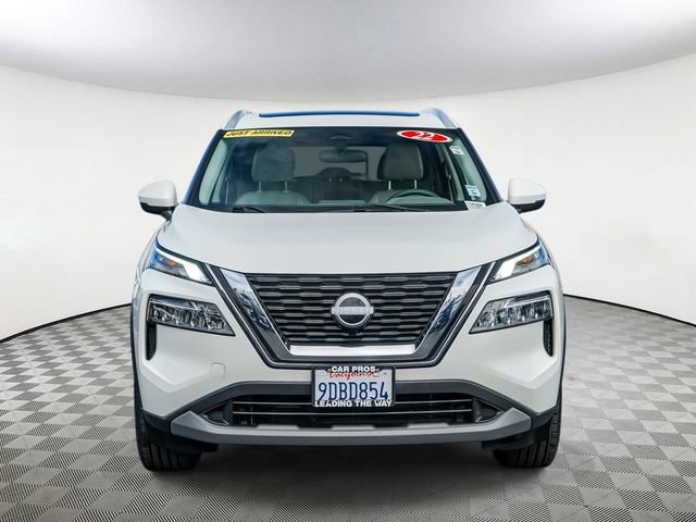 Used 2022 Nissan Rogue SV w/ SV Premium Package image 3