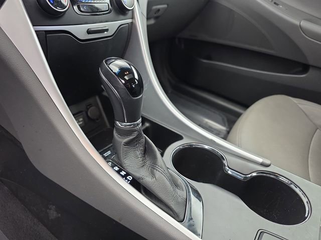 Used 2013 Hyundai Sonata Limited image 25