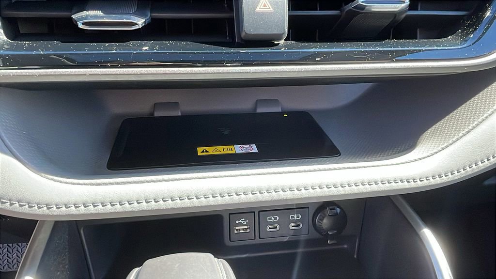 Used 2024 Toyota Highlander Limited image 19