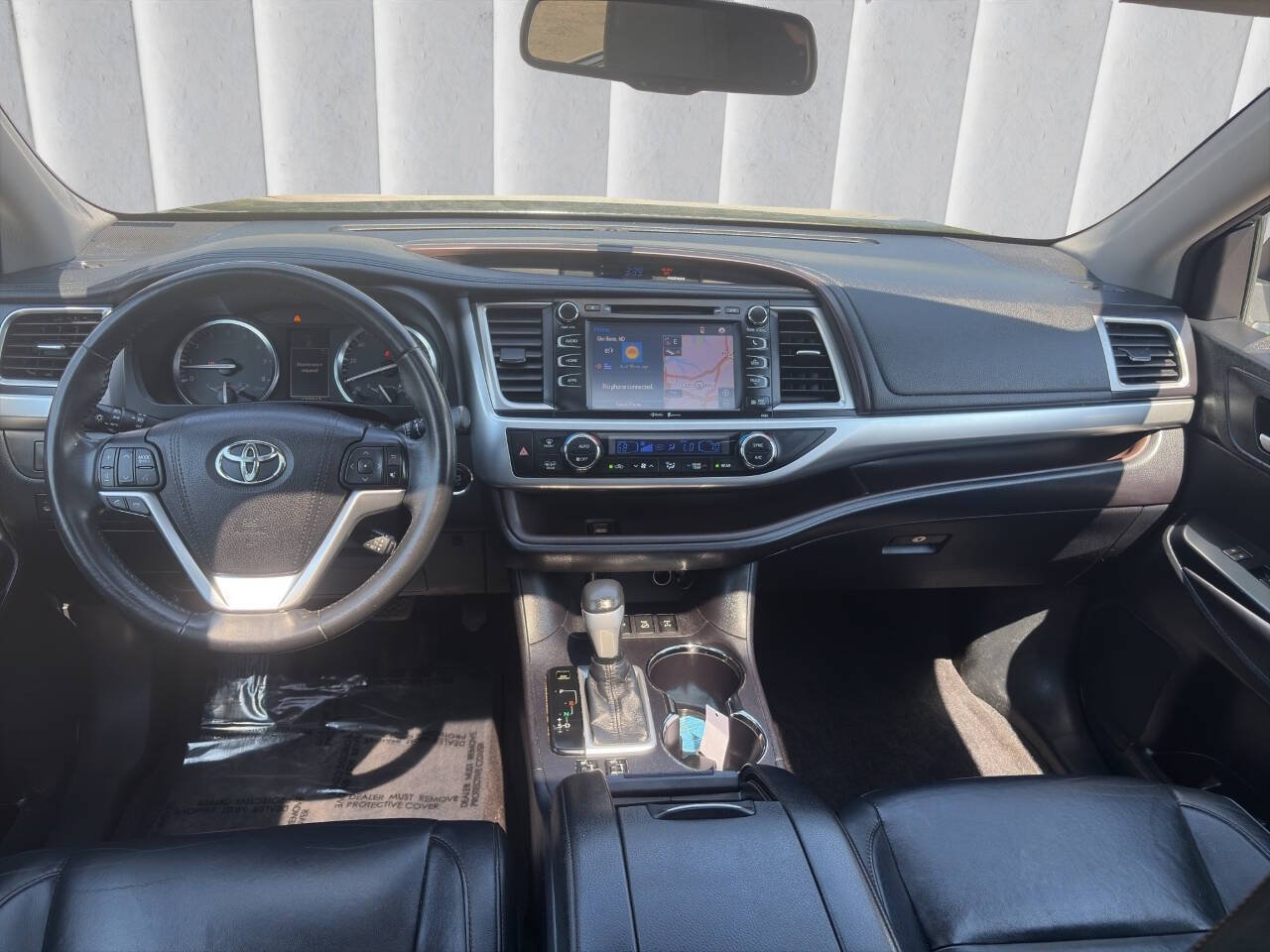 Used 2015 Toyota Highlander XLE AWD/4WD image 12