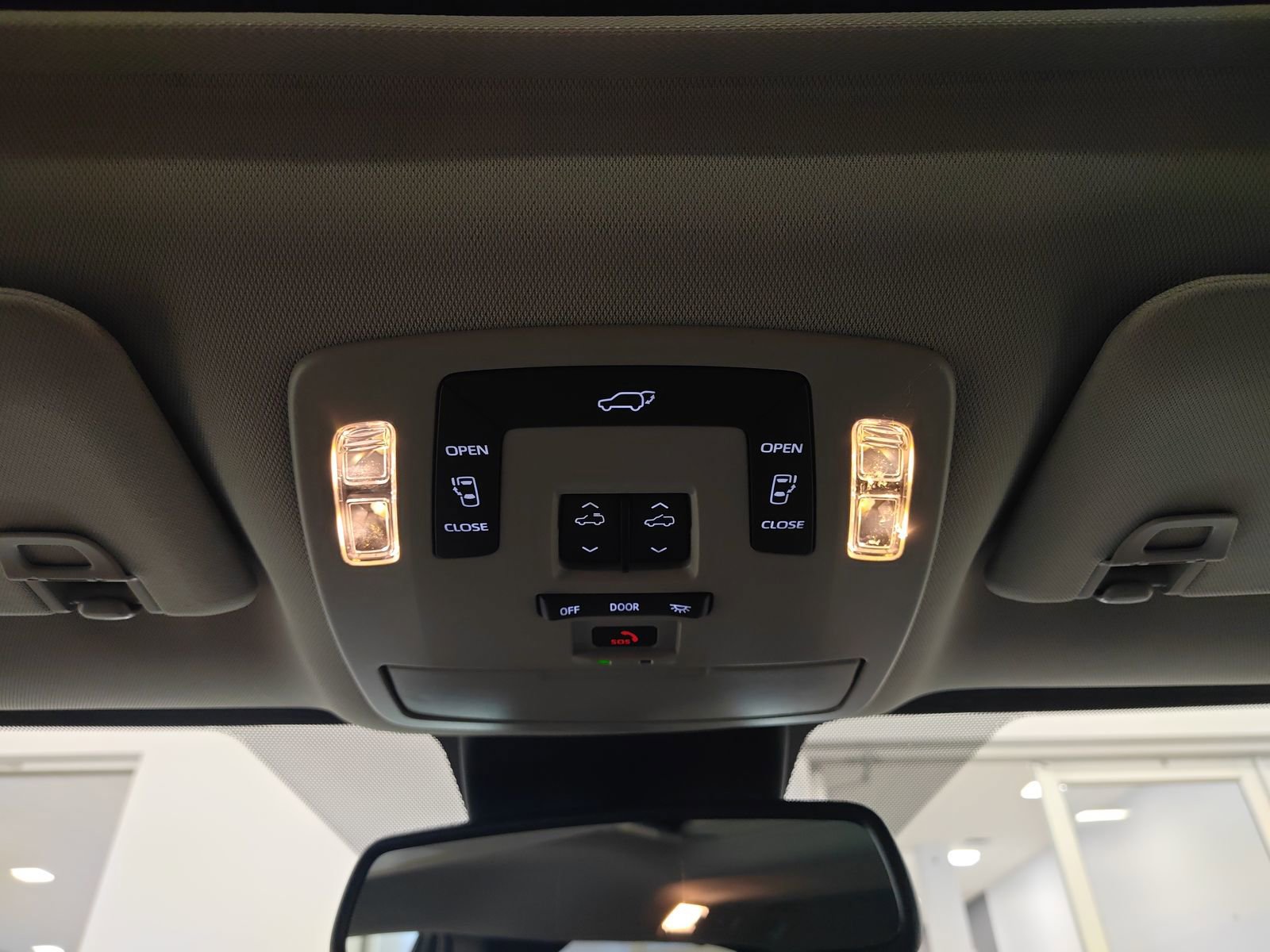 New 2026 Toyota Sienna XLE image 32