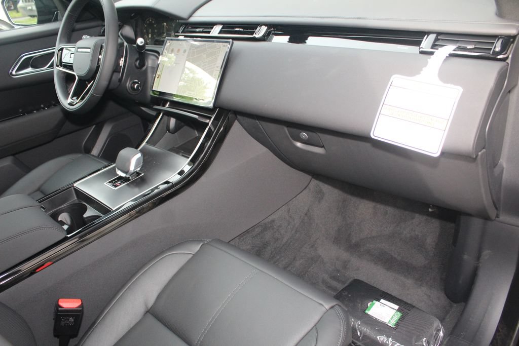 New 2026 Land Rover Range Rover Velar Dynamic SE AWD/4WD image 24