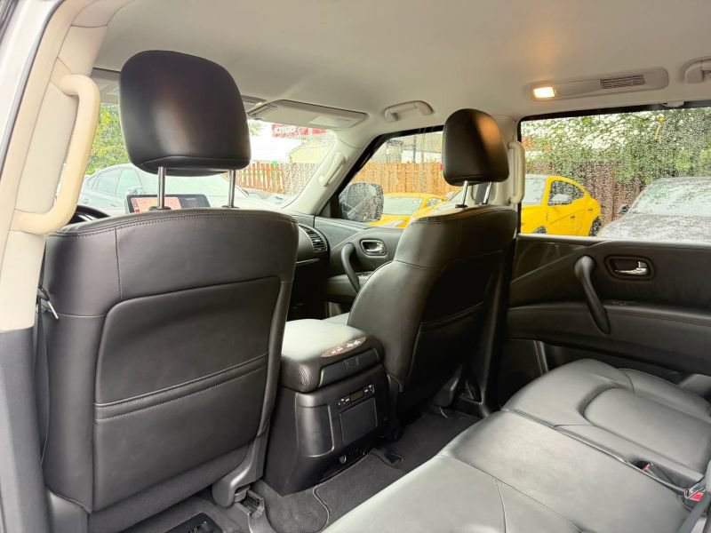 Used 2022 Nissan Armada SV w/ SV Appearance Package AWD/4WD image 17