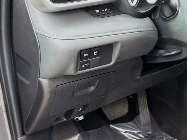 Used 2023 Toyota Highlander XLE image 10