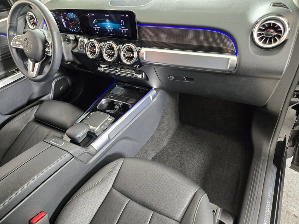 Used 2022 Mercedes-Benz GLB 250 4MATIC image 22