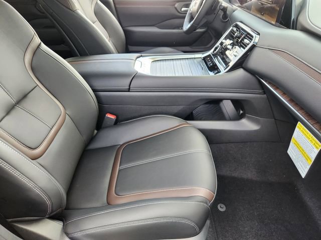 New 2026 Nissan Armada SL w/ Captain's Chari Seat Package image 10