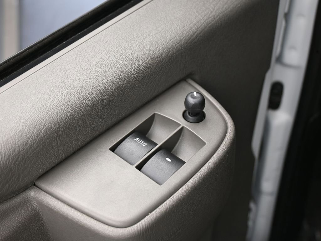 Used 2024 Chevrolet Express 2500 w/ Driver Convenience Package image 17