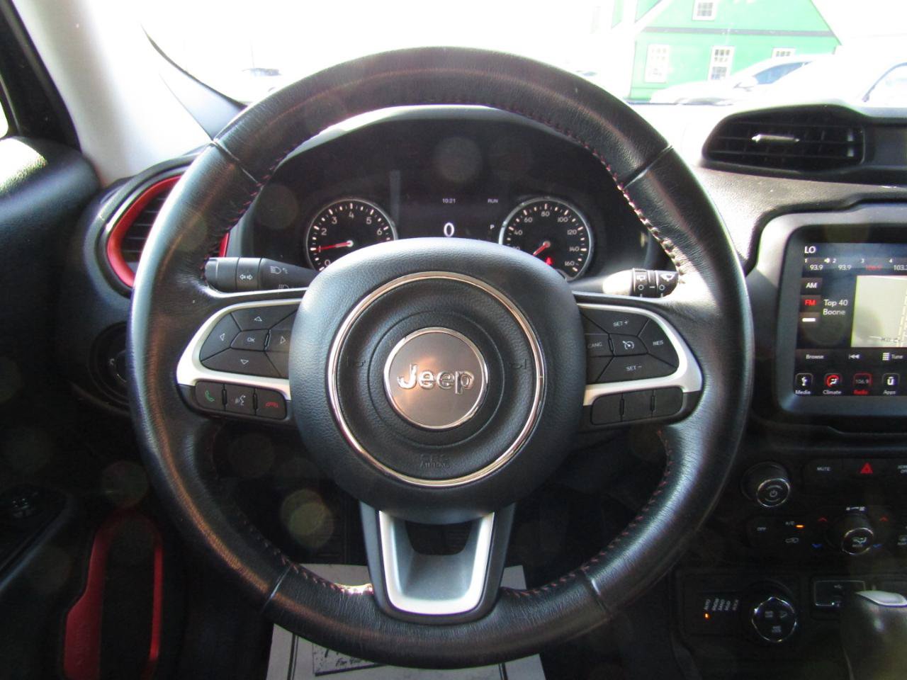 Used 2018 Jeep Renegade Trailhawk w/ UConnect 8.4 Nav Group AWD/4WD image 10