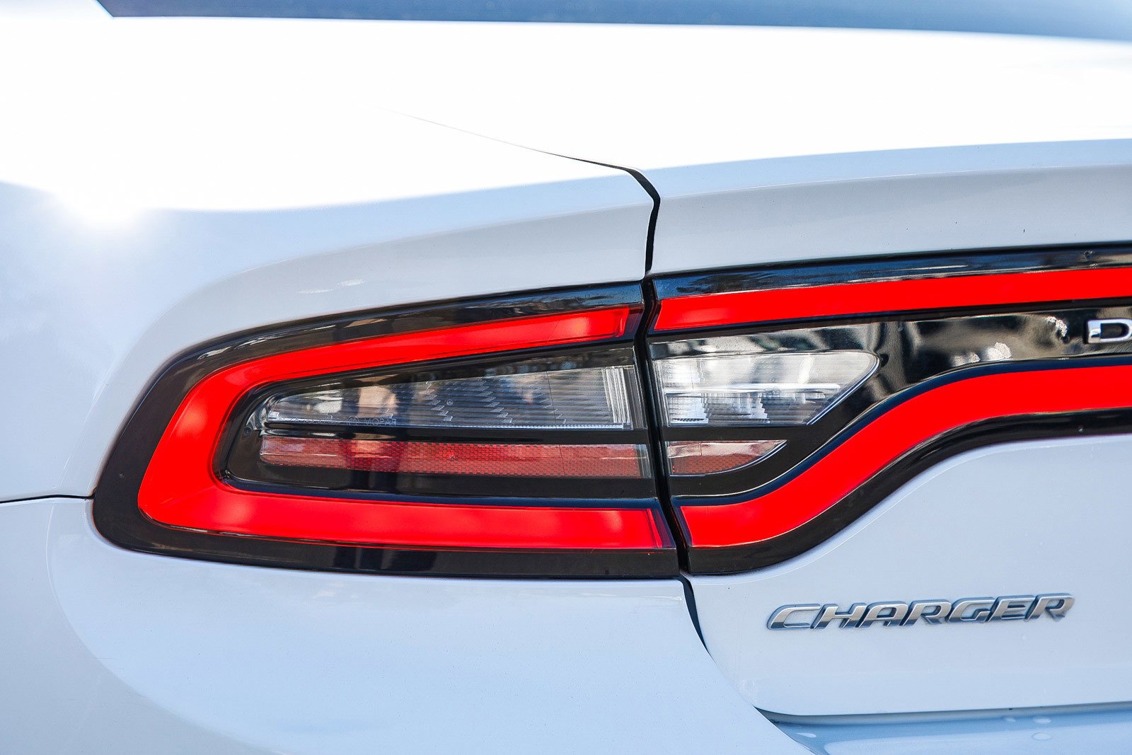 Used 2019 Dodge Charger SXT w/ Leather Interior Group image 8