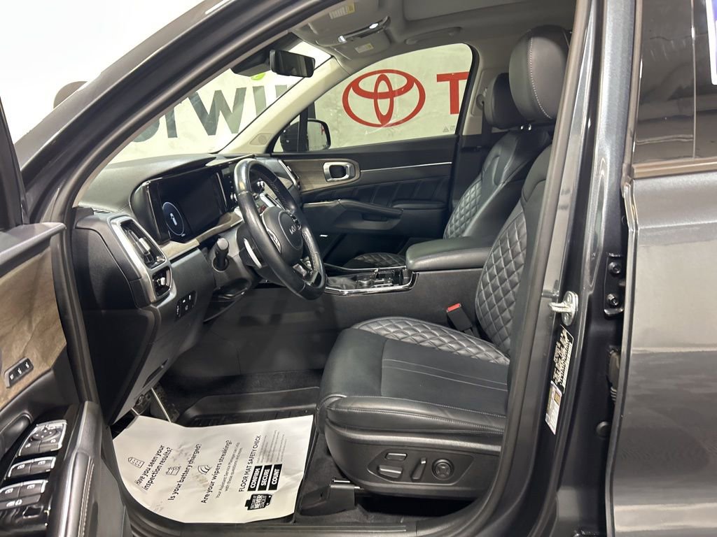 Used 2023 Kia Sorento SX Prestige image 25