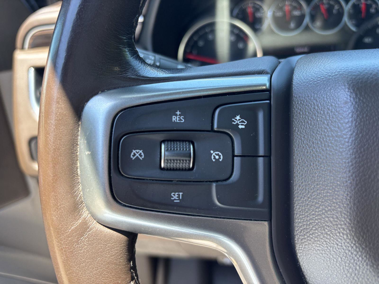 Used 2021 Chevrolet Suburban LT AWD/4WD image 19