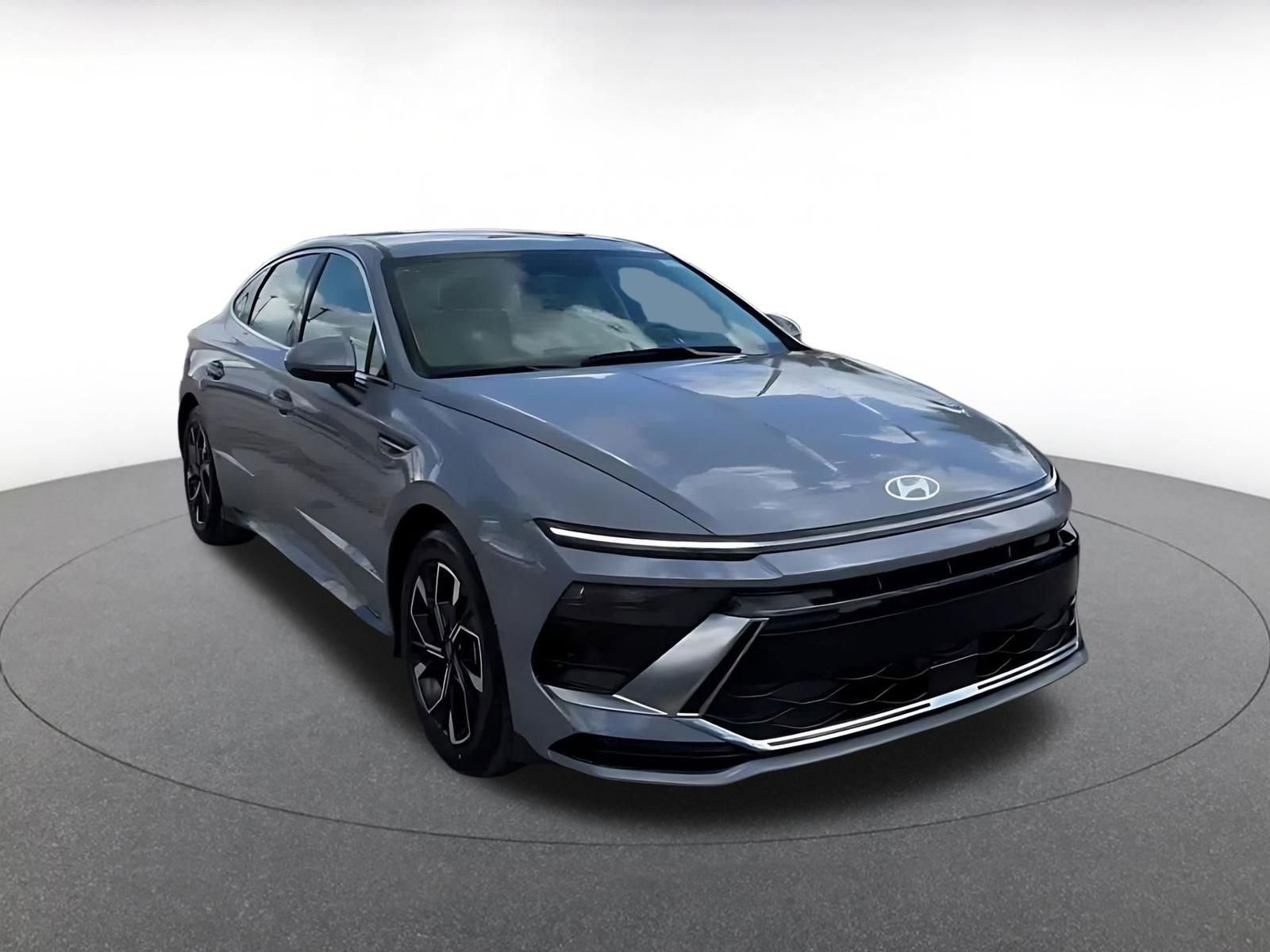 Used 2025 Hyundai Sonata SEL FWD image 3