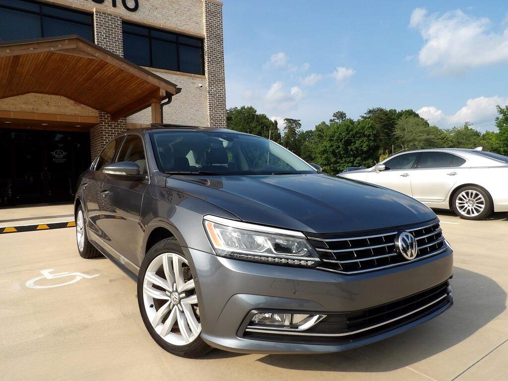 Used 2017 Volkswagen Passat 1.8T SEL Premium image 3