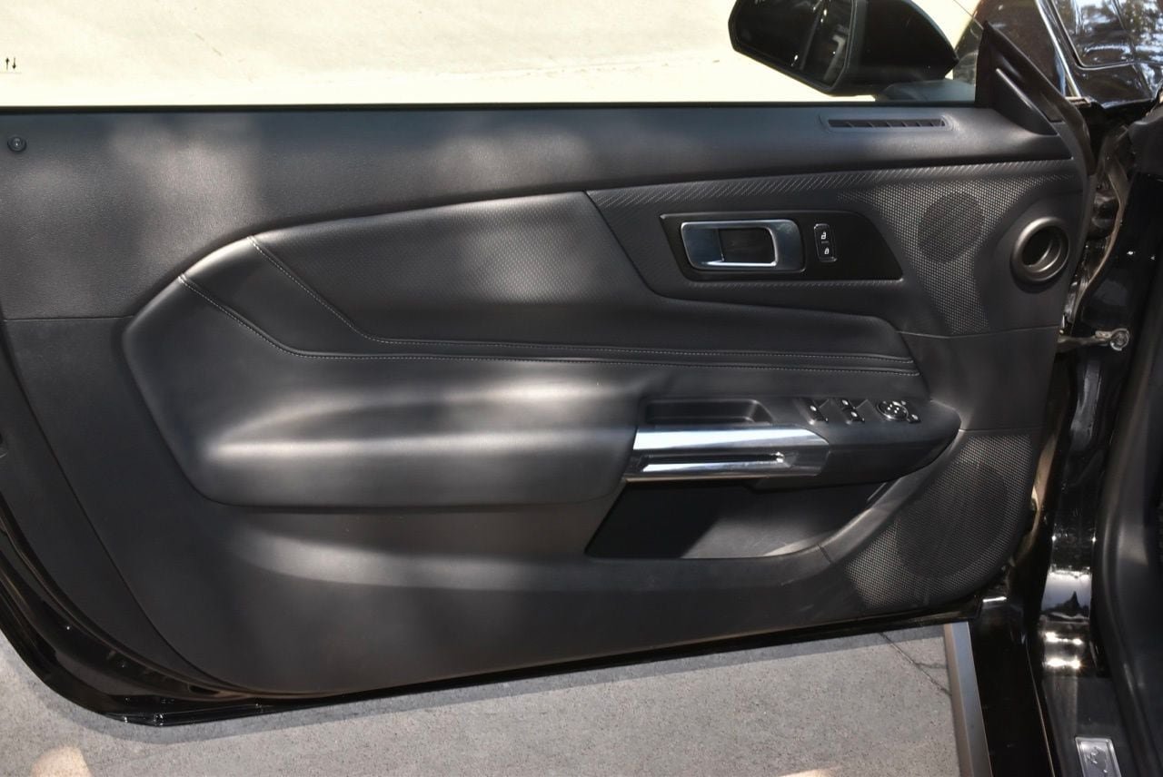 Used 2025 Ford Mustang Premium RWD image 32