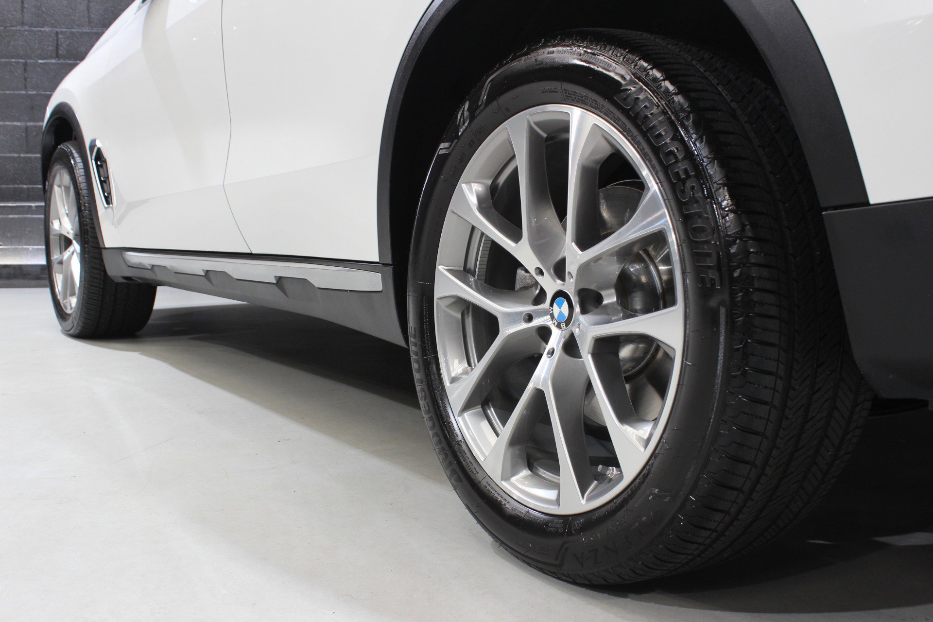 Used 2024 BMW X5 sDrive40i w/ Premium Package image 22