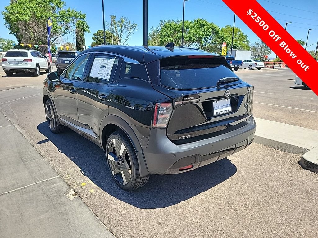 New 2025 Nissan Kicks SR FWD image 5