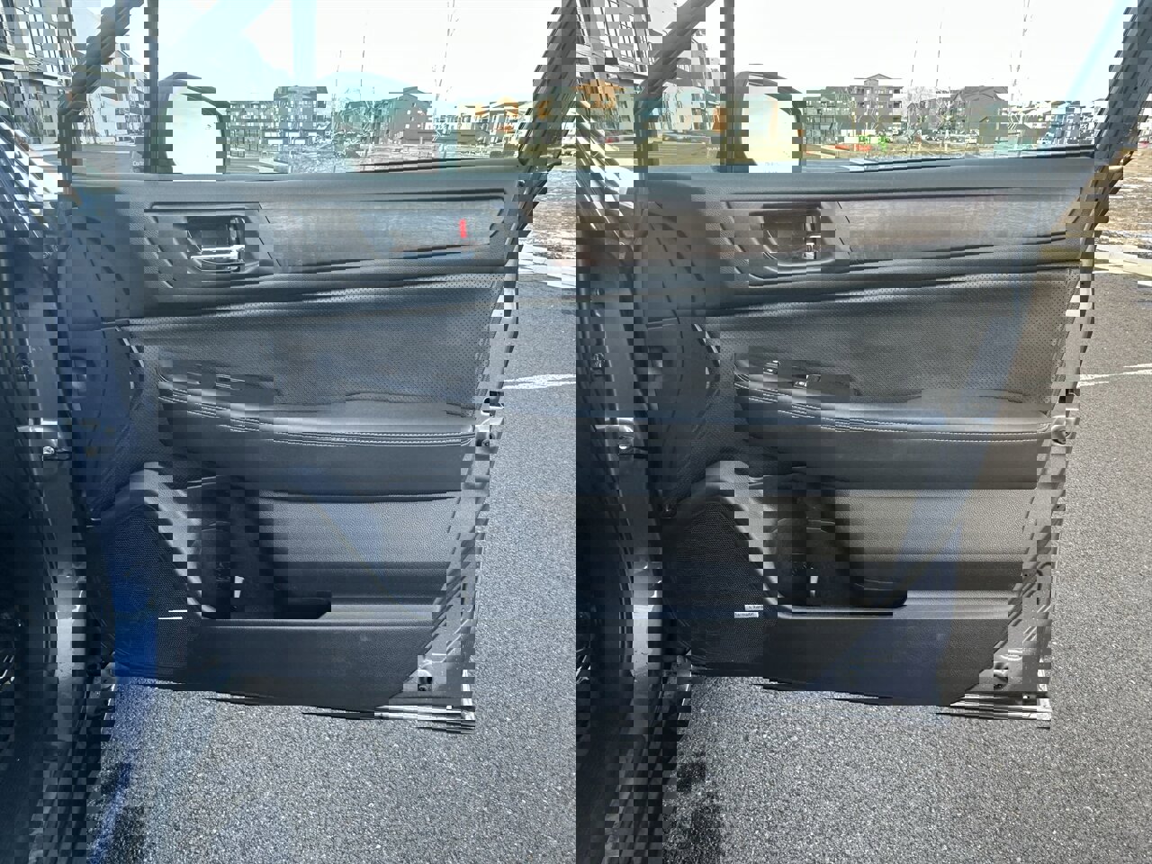 Used 2015 Subaru Outback 3.6R Limited image 11