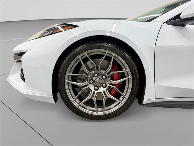 Used 2023 Chevrolet Corvette Z06 w/ Chrome Exterior Badge Package RWD image 21