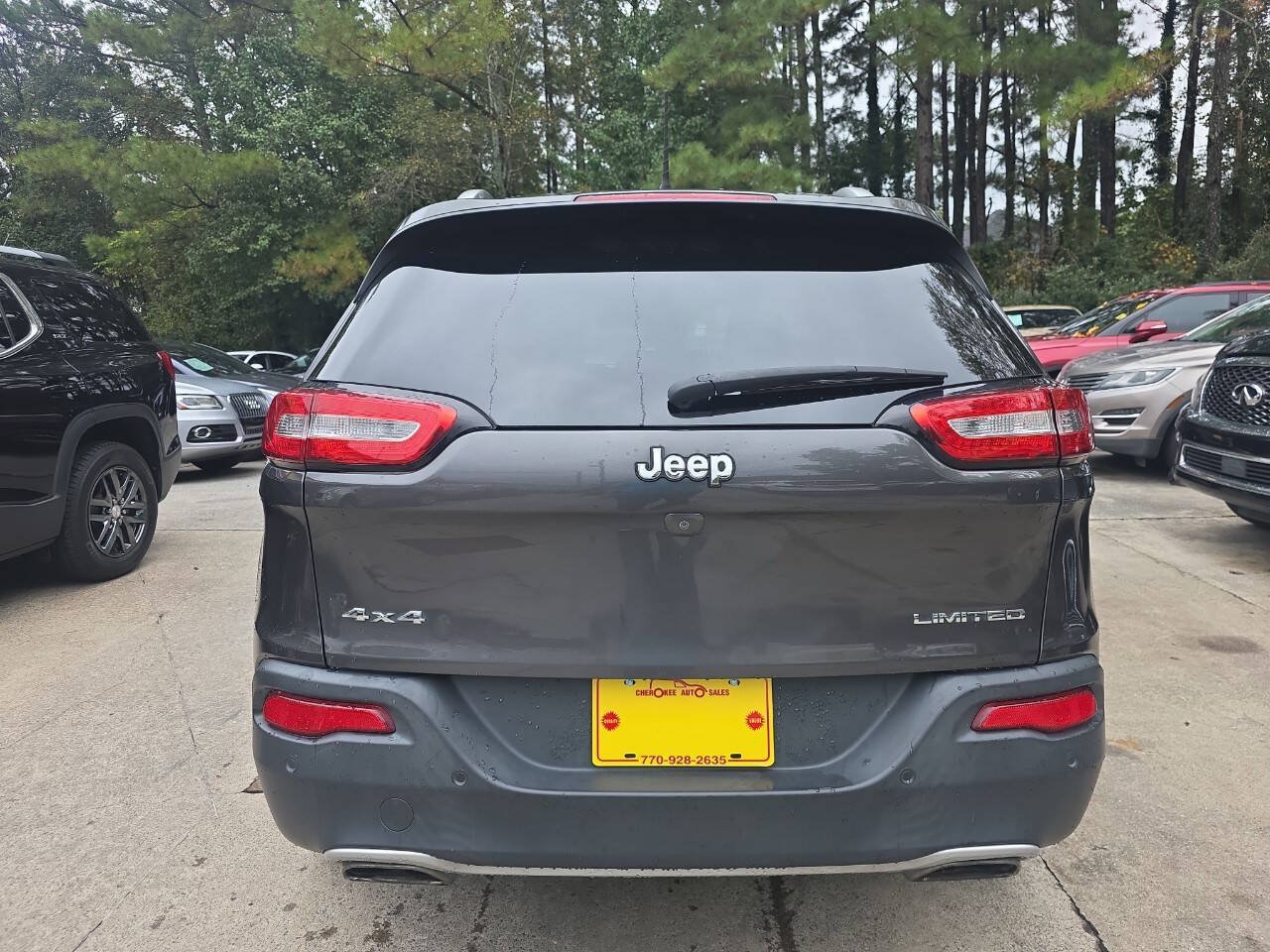 Used 2018 Jeep Cherokee Limited AWD/4WD image 5