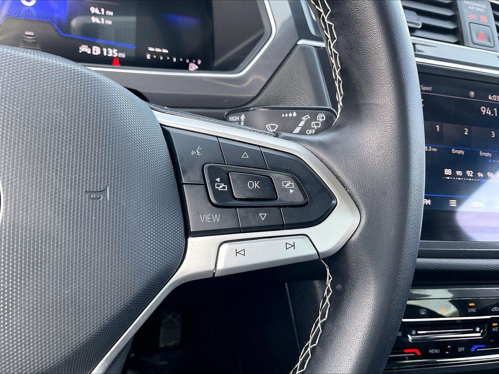 Used 2024 Volkswagen Tiguan SE image 23