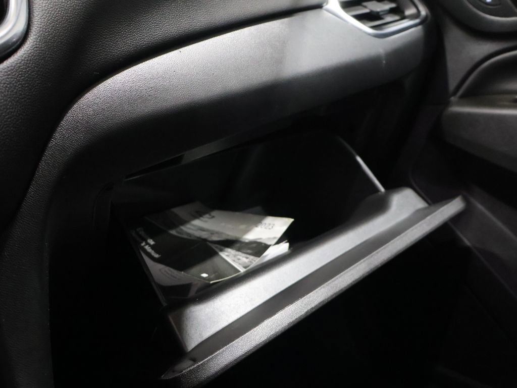 Used 2023 Chevrolet Equinox LT image 30