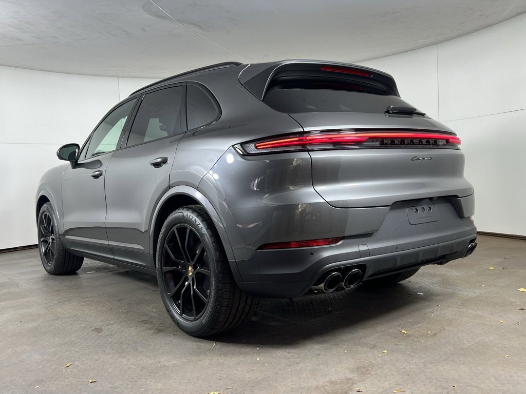 Certified 2026 Porsche Cayenne image 3