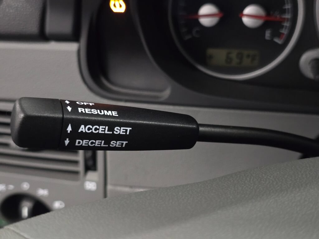 Used 2006 Chrysler Crossfire Limited RWD image 71