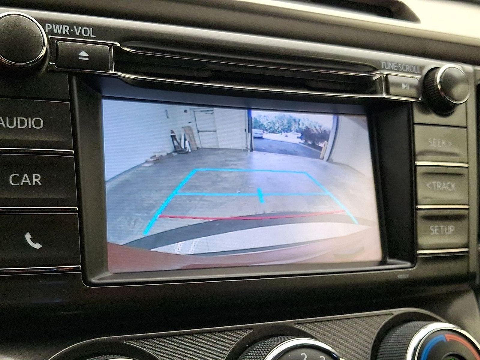 Used 2015 Toyota RAV4 LE FWD image 18