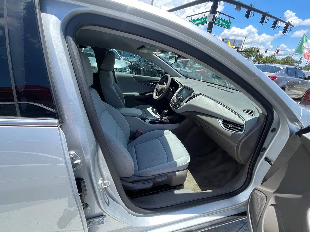 Used 2018 Chevrolet Malibu LS FWD image 17
