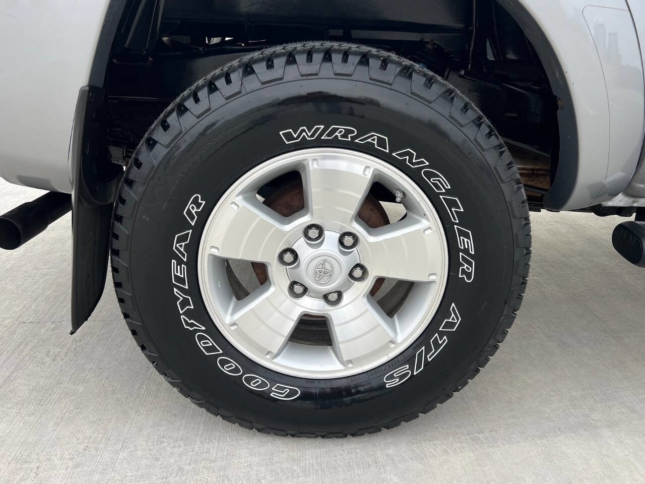 Used 2014 Toyota Tacoma 4x4 Double Cab w/ TRD Sport Package image 29