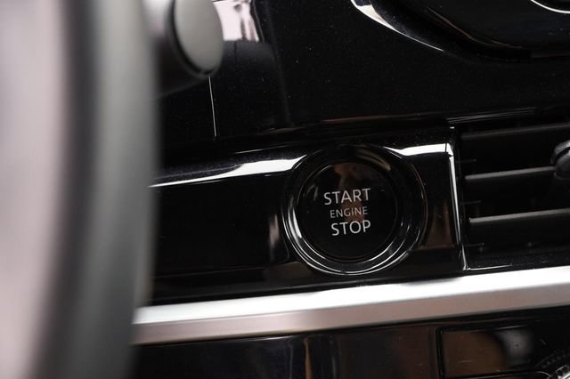 Certified 2025 Nissan Pathfinder SV AWD/4WD image 16