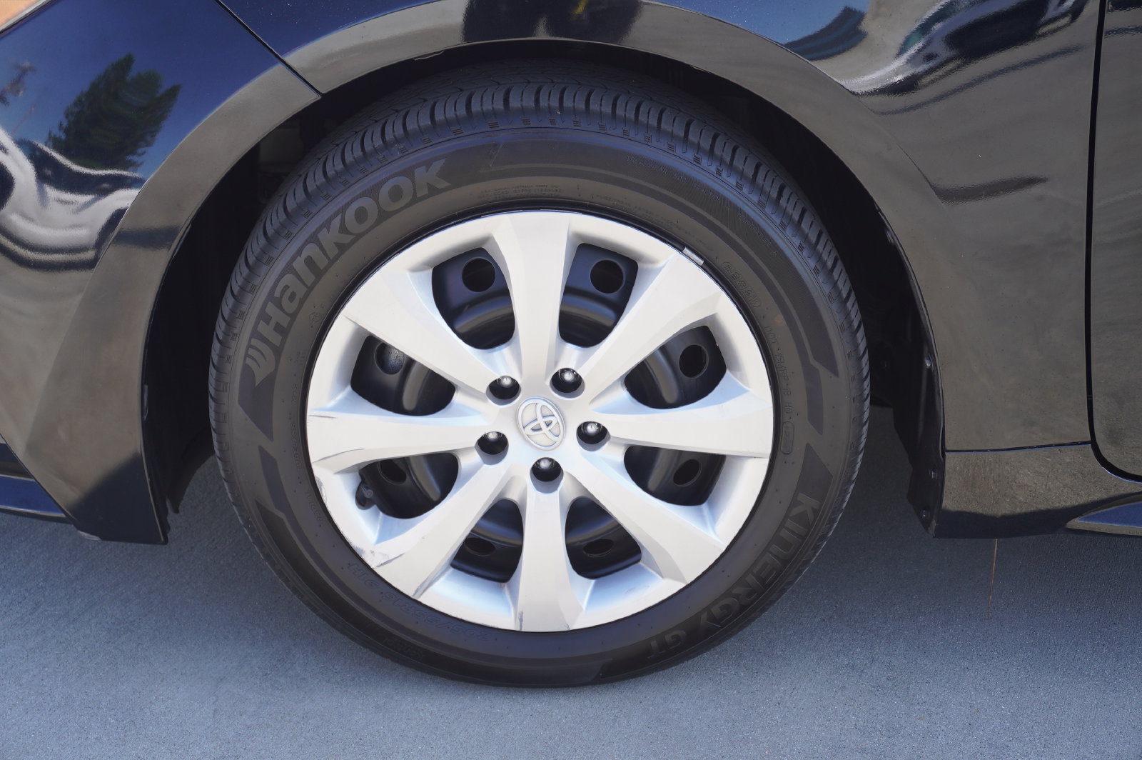 Certified 2025 Toyota Corolla LE FWD image 20