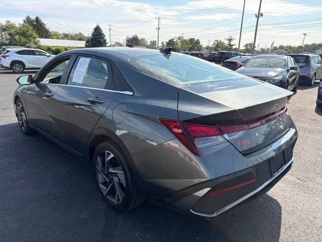 Used 2025 Hyundai Elantra SEL FWD image 5