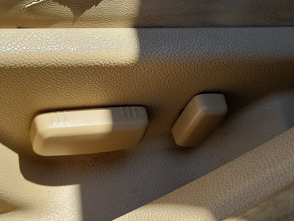 Used 2012 Cadillac CTS Premium RWD image 24