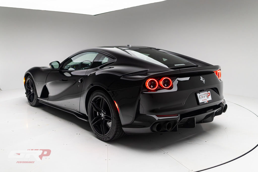 Used 2020 Ferrari 812 Superfast RWD image 5