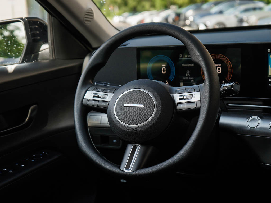 New 2026 Hyundai Kona SE image 14