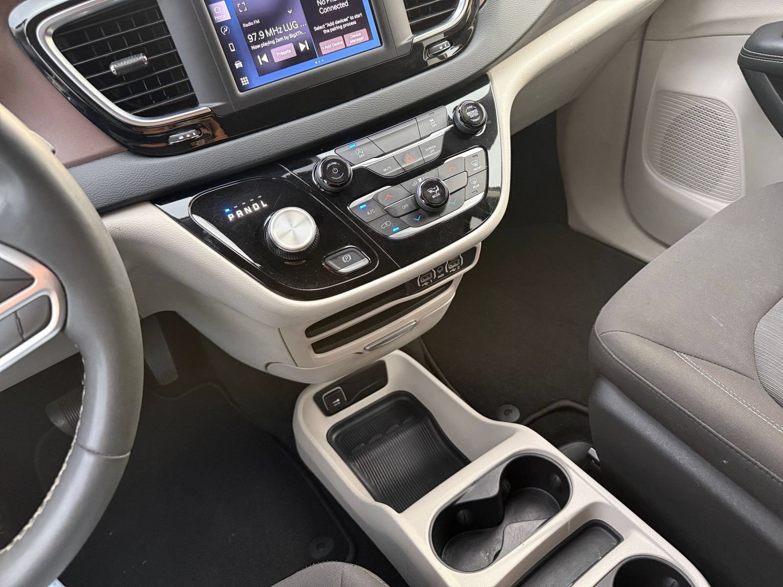 Used 2023 Chrysler Voyager LX FWD image 42
