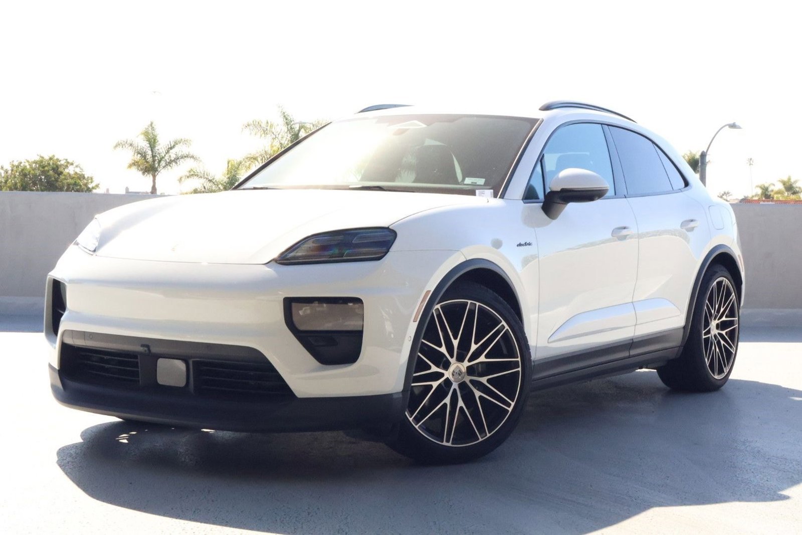 Certified 2024 Porsche Macan 4 Electric image 1