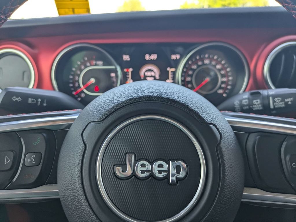 Used 2021 Jeep Wrangler Unlimited Rubicon AWD/4WD image 30