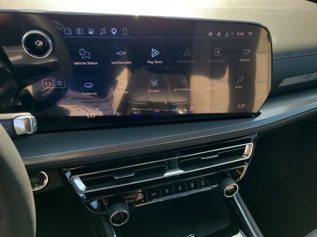 New 2027 Chevrolet Traverse LT w/ Midnight/Sport Edition FWD image 7