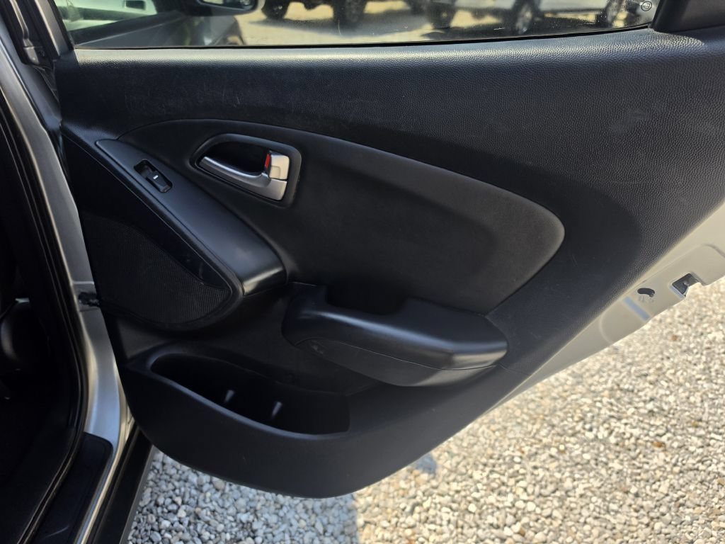 Used 2010 Hyundai Tucson GLS w/ Popular Equipment Pkg 2 FWD image 22