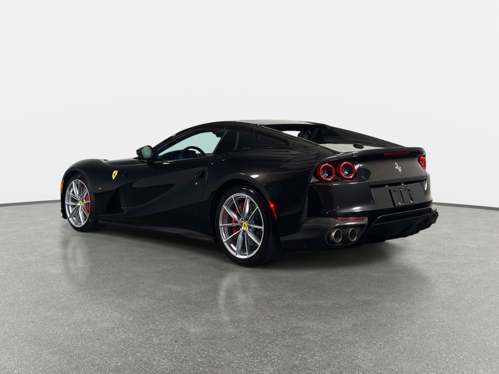 Used 2021 Ferrari 812 GTS RWD image 5