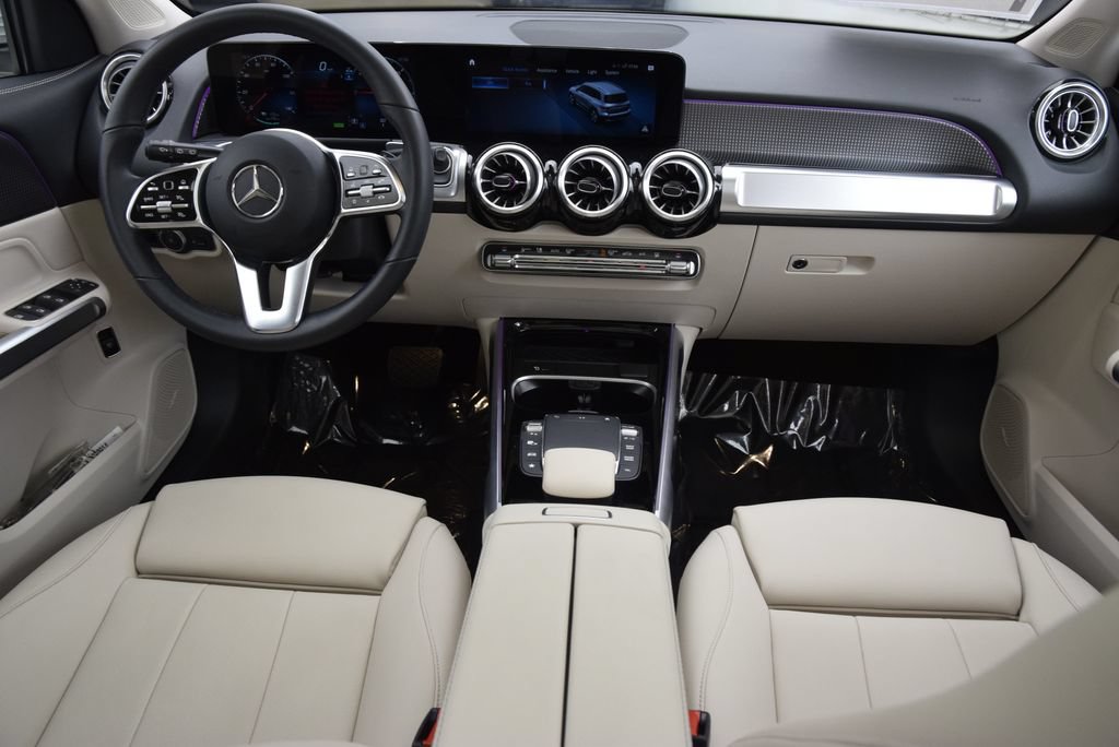 Certified 2023 Mercedes-Benz EQB 300 4MATIC w/ Exclusive Package image 20