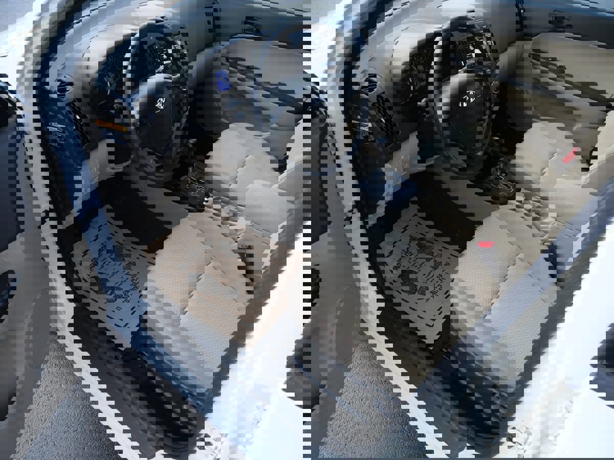 Used 2012 Hyundai Elantra GLS image 9