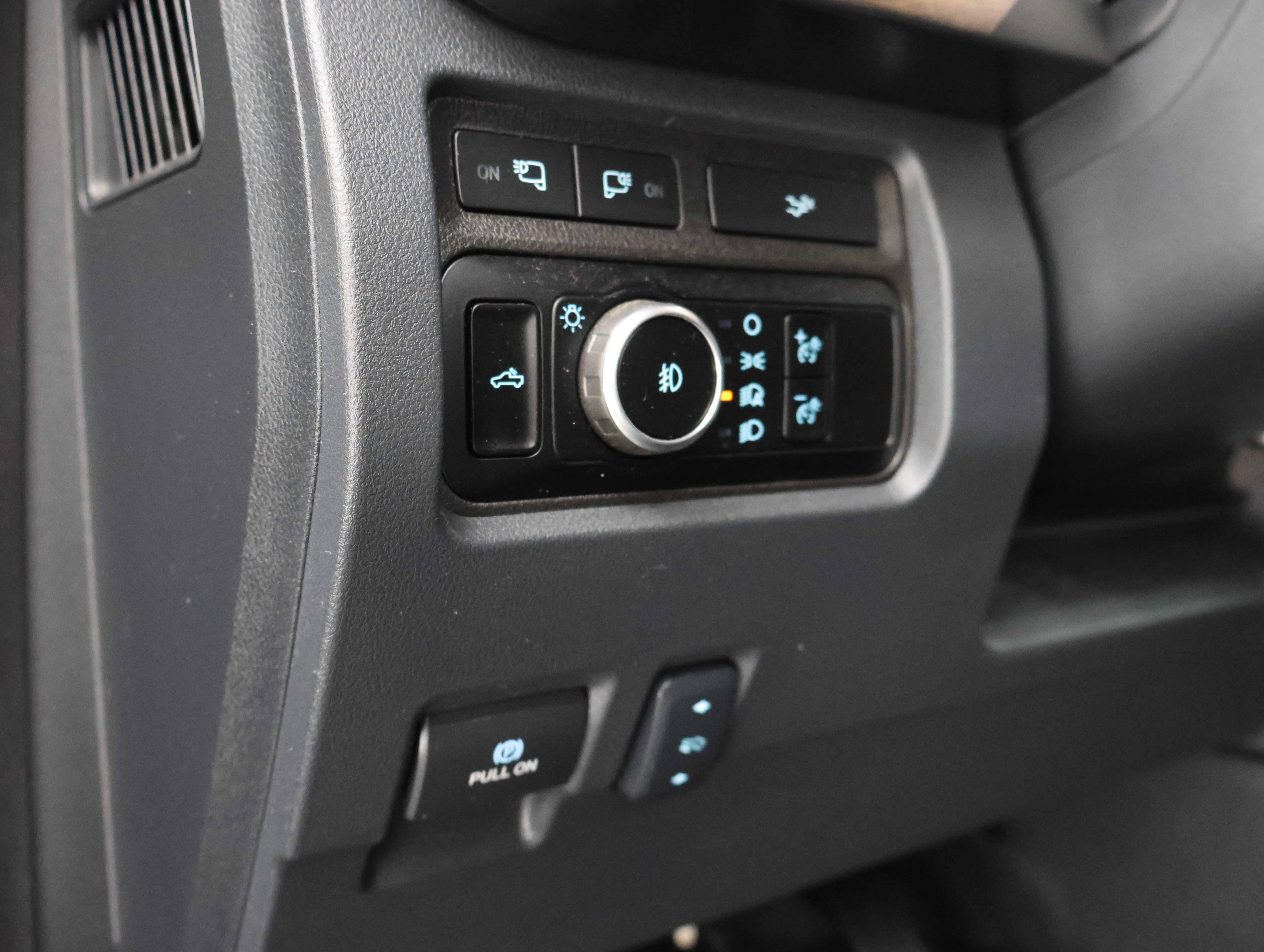 Used 2024 Ford F350 Lariat w/ Tremor Off-Road Package AWD/4WD image 47