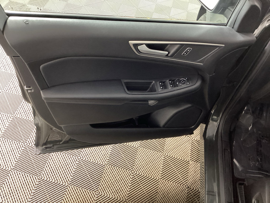 Used 2023 Ford Edge SEL w/ Convenience Package image 17
