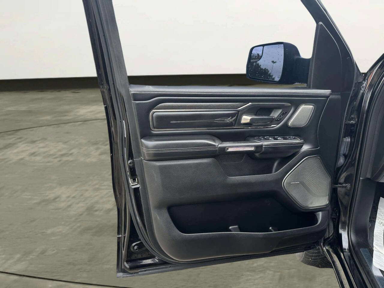 Used 2019 RAM 1500 Limited AWD/4WD image 10